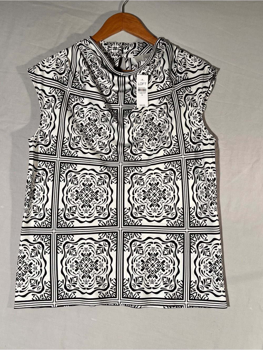 LOFT Black & White Geometric Tile Print Sleeveless Top -Size Medium